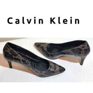 Snakeskin Print Pumps